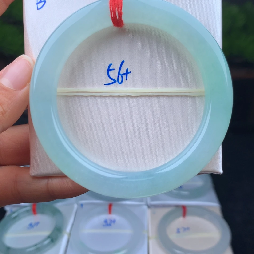 翡翠手镯未镶嵌手镯