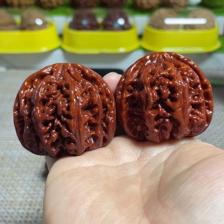 桃核把件大粗筋。