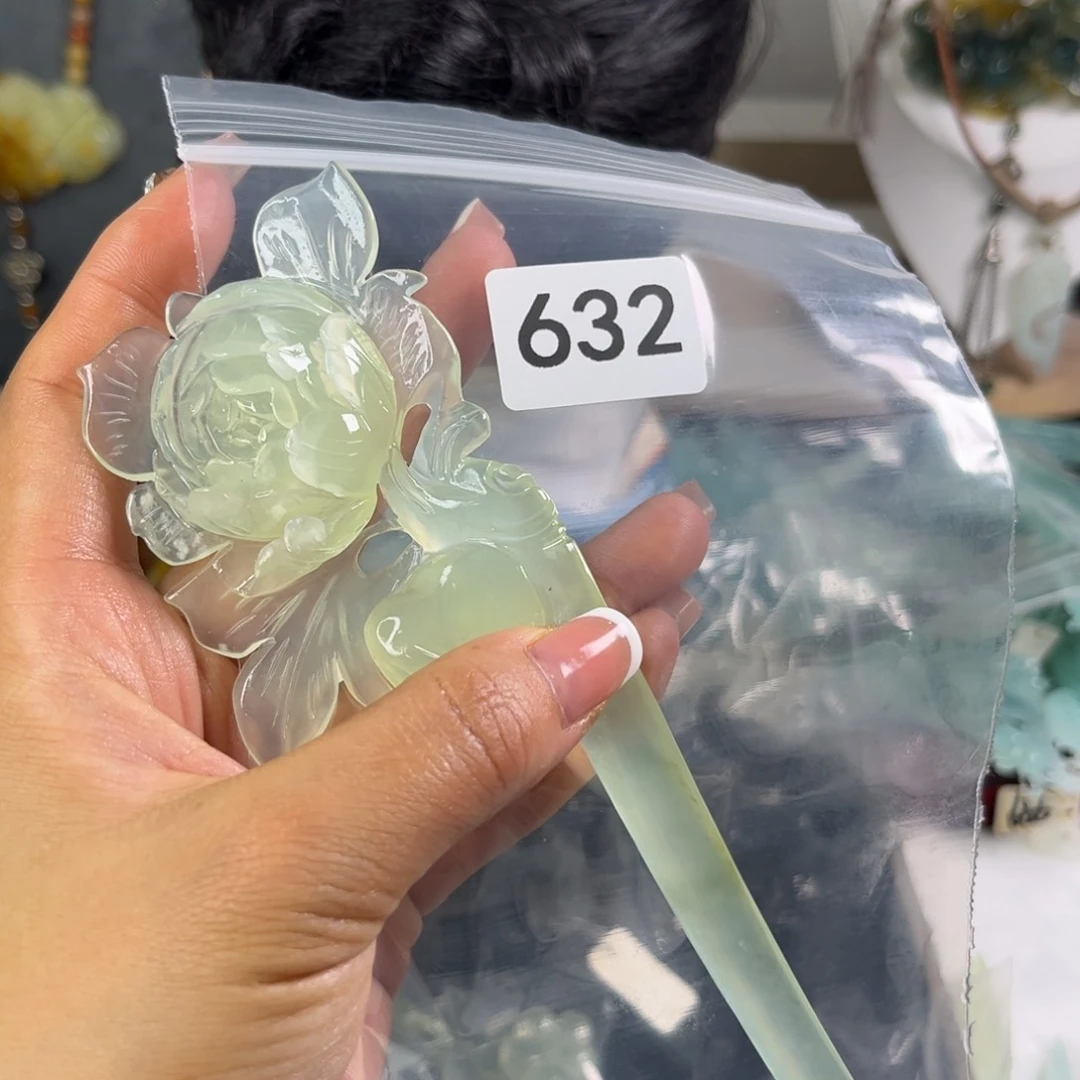 蛇纹石玉未镶嵌发饰封*狸