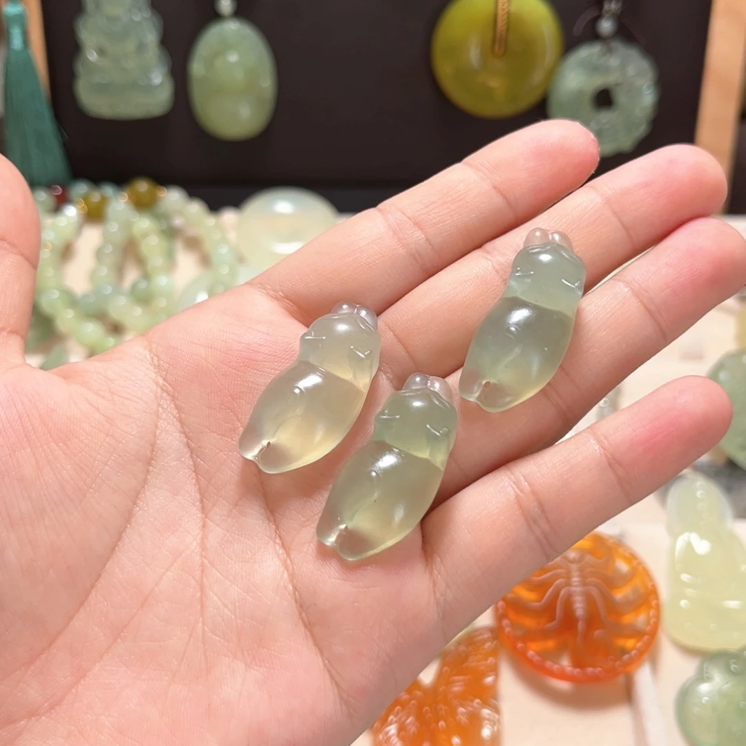 蛇纹石玉未镶嵌吊坠(赠链)趴趴猫手链吊坠二选一不退不换