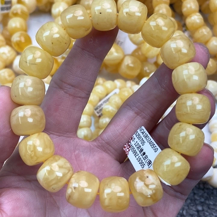 琥珀未镶嵌珠宝奇石9
