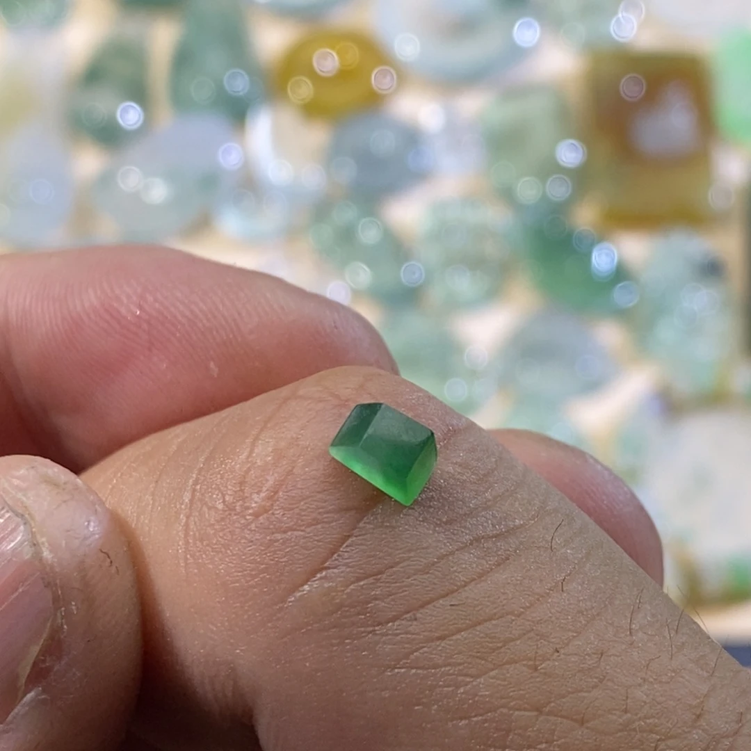 定制翡翠未镶嵌翡翠