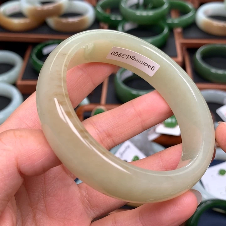 和田玉（糖玉）手镯未镶嵌60