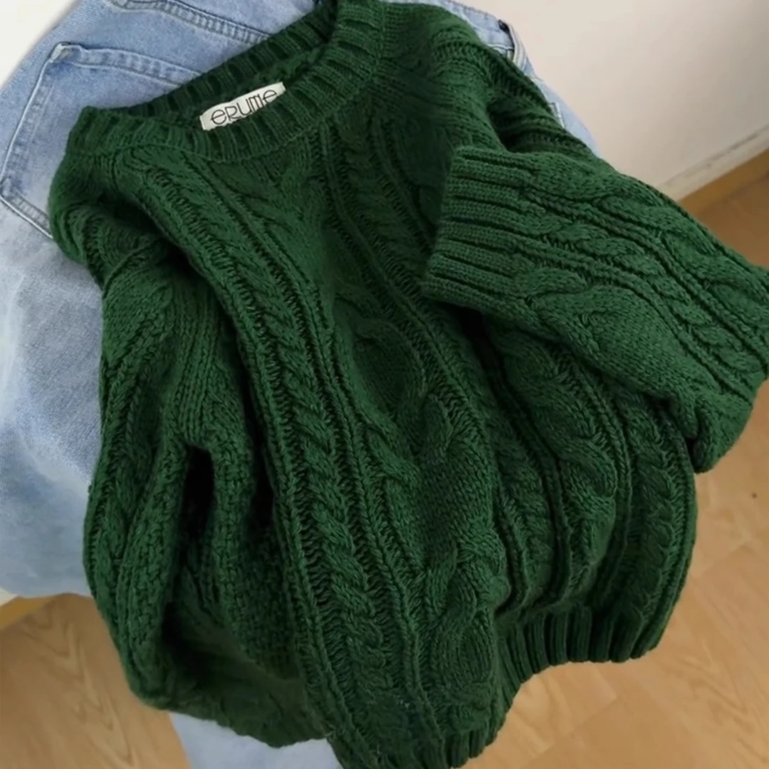 绿色韩版时髦纯色圆领保暖针织衫女2025秋冬新款宽松显白大码毛衣