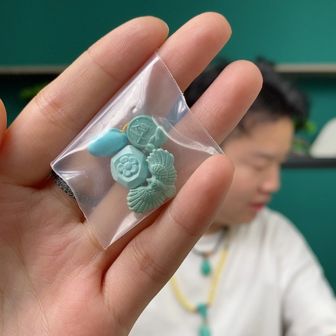 绿松石未镶嵌珠宝奇石