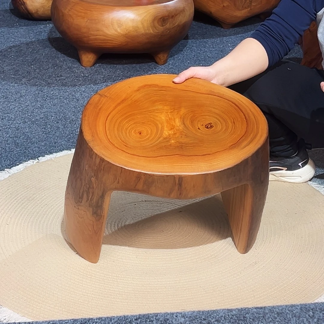 35 号香樟木尺寸：42-32-34cm