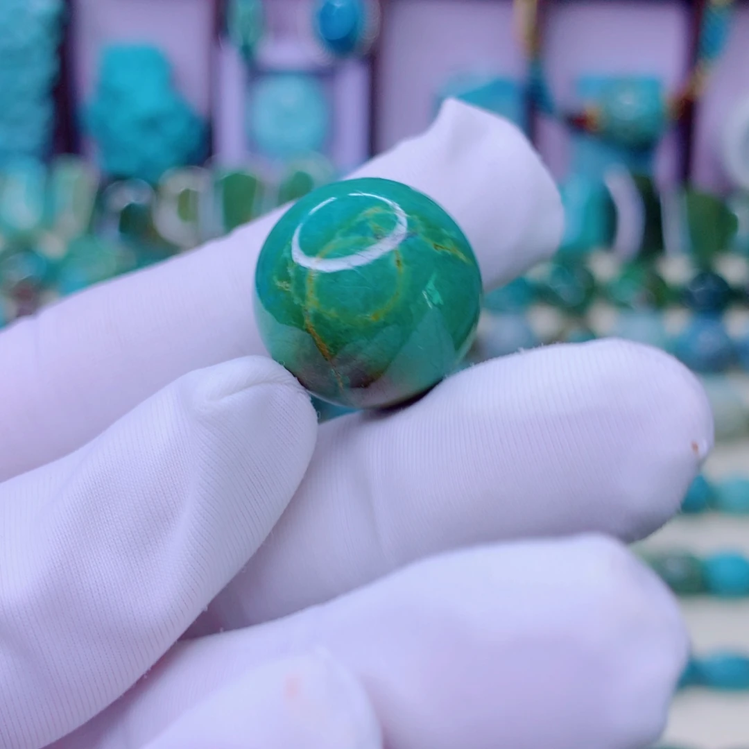 海***生绿松石未镶嵌颈饰