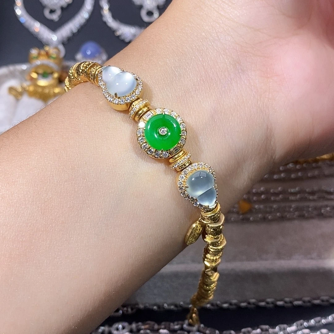 翡翠18K金镶嵌颈饰盘缠