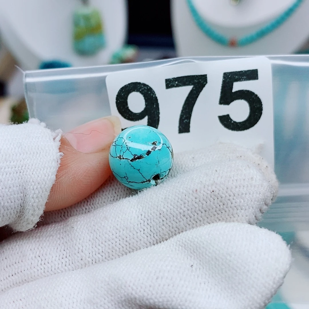 绿松石未镶嵌颈饰