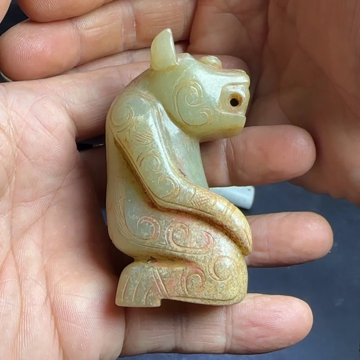 玉***间和田玉未镶嵌挂件