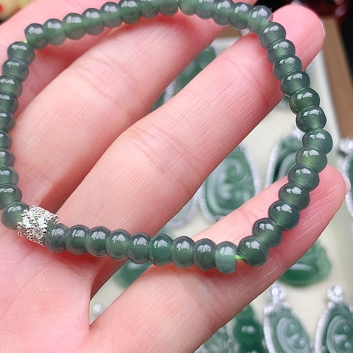 颈饰未镶嵌翡翠吊坠