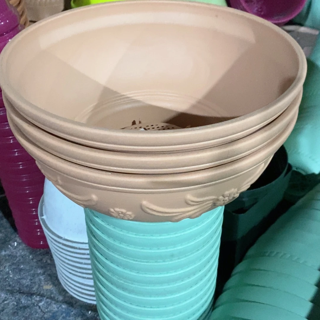 3个30口浅茶色浮雕碗形盆无托（30×15）