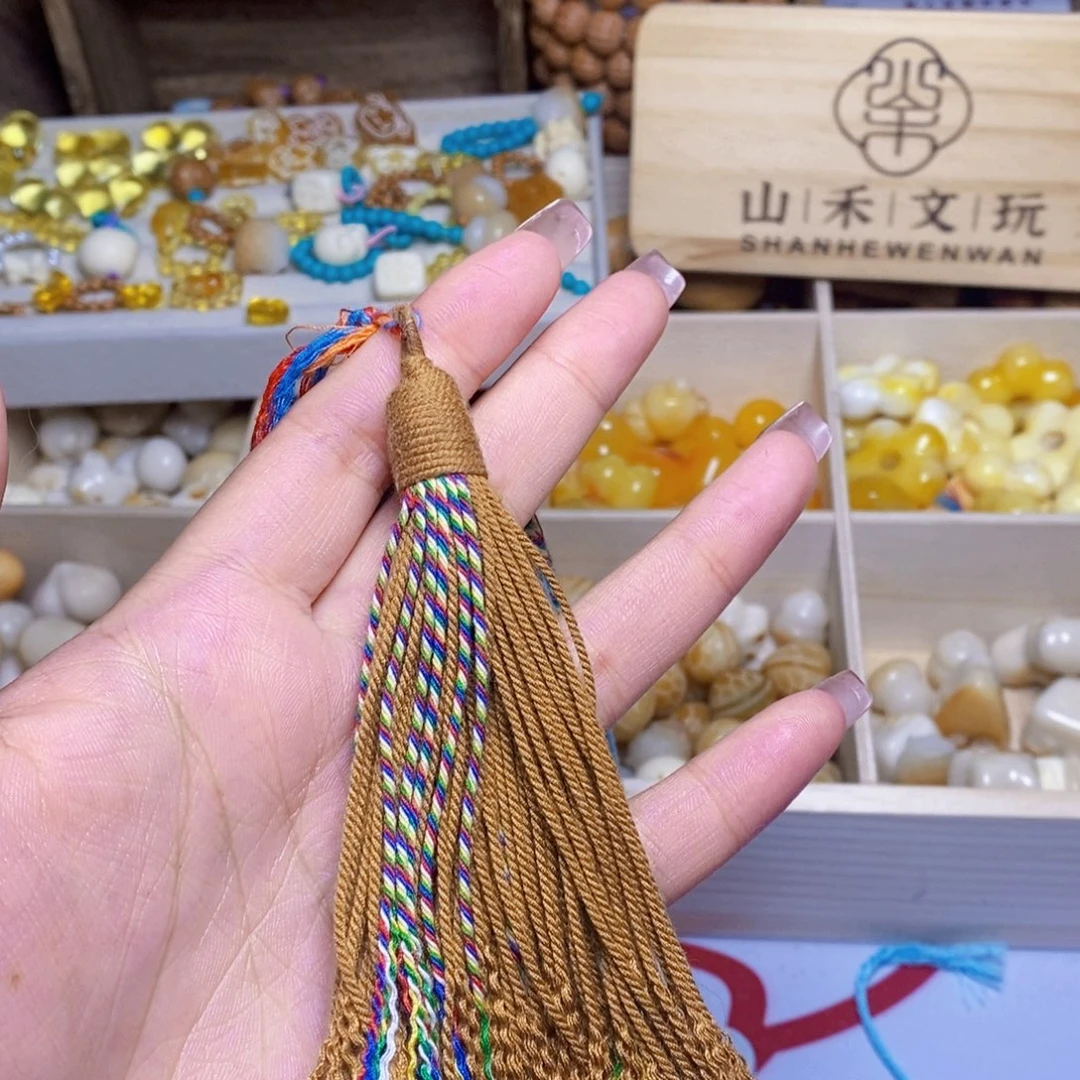 猴头核桃吊坠棕流苏