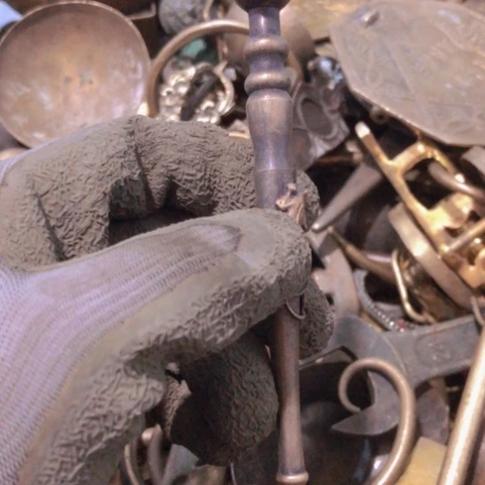 温***司闪电购铜摆件工艺品