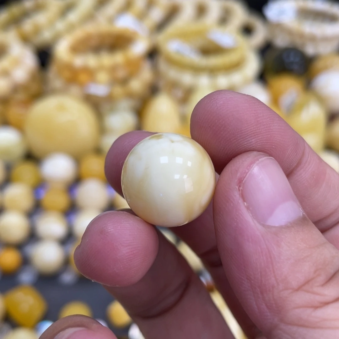 未镶嵌蜜蜡裸石16.5mm浓蜡瓷白