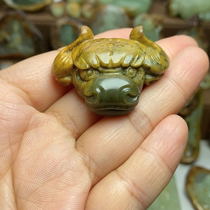 岫岩河磨玉（透闪石质玉）未镶嵌颈饰