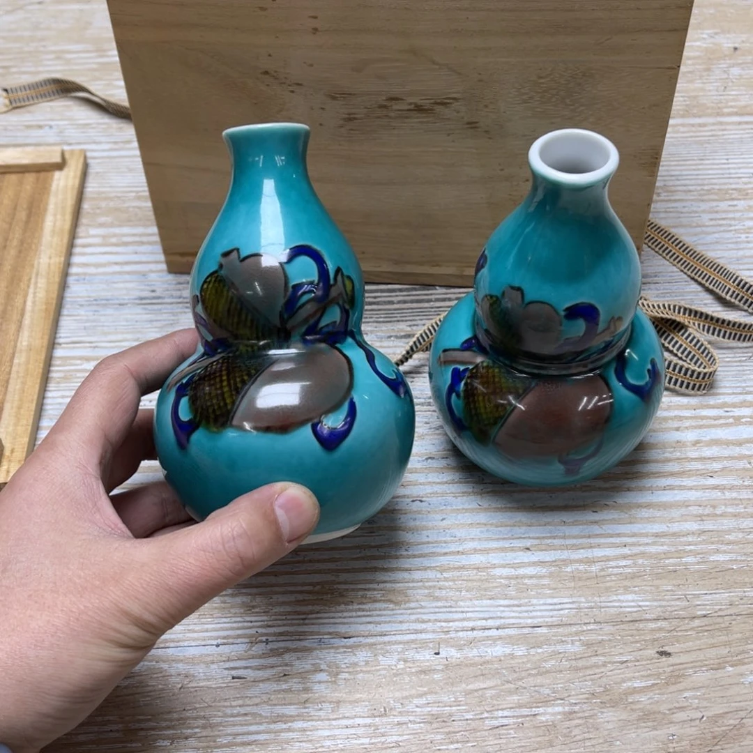 瓷片源*密密麻麻地排列着一个