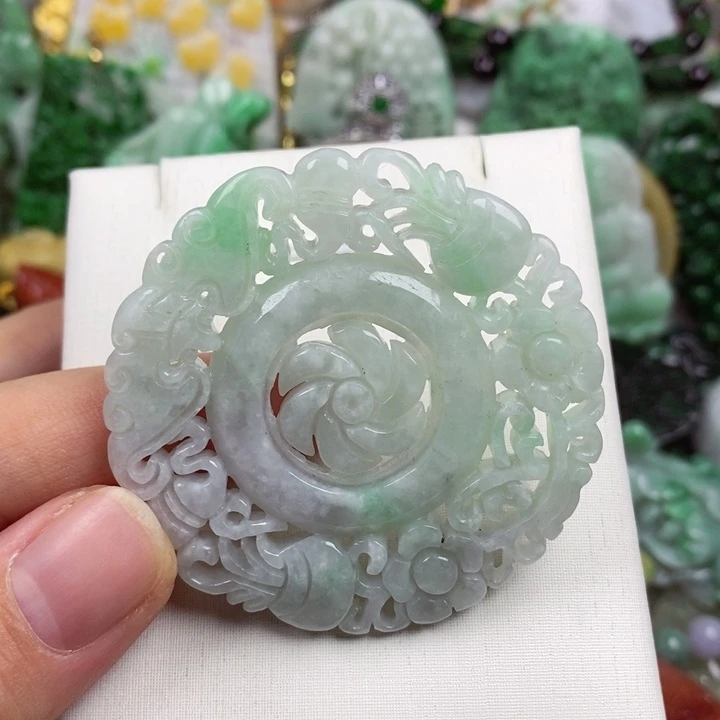 吊坠(赠链)未镶嵌翡翠