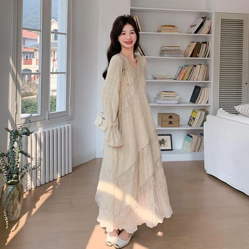 法式长袖连衣裙女装禅意仙气飘飘秋温柔风宽松蕾丝拼接不规则长裙