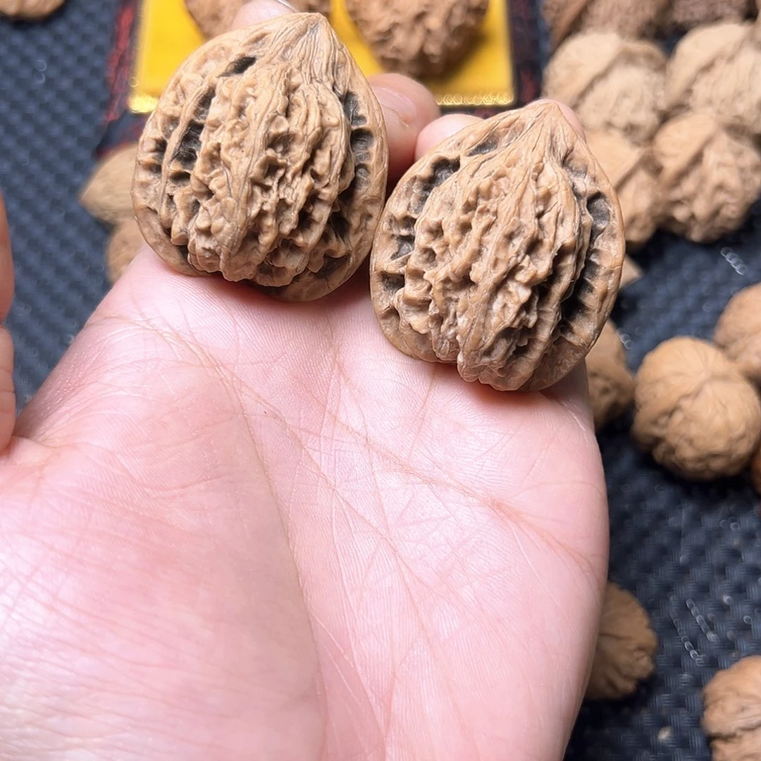 文玩核桃吊坠野生吸血鬼