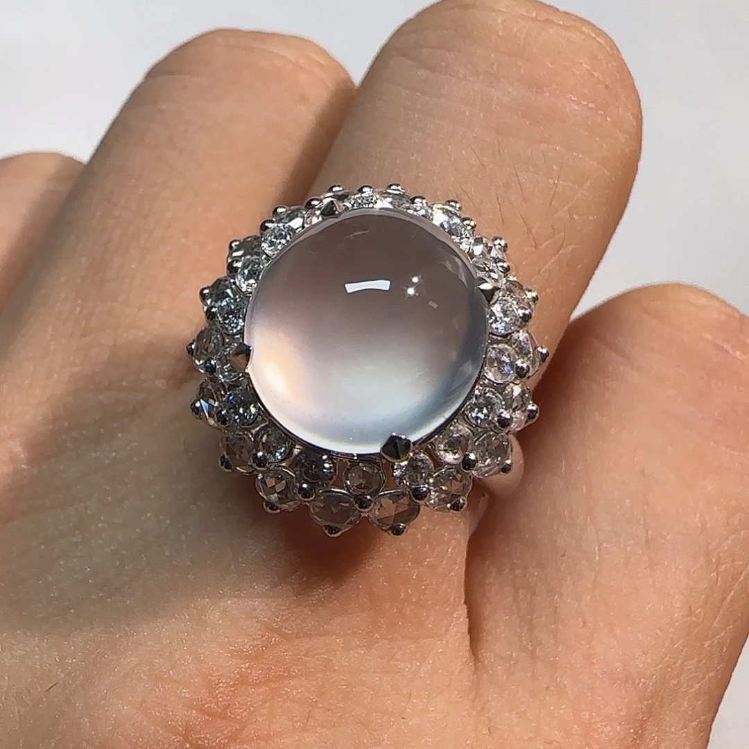 翡翠18K金镶嵌戒指蛋面