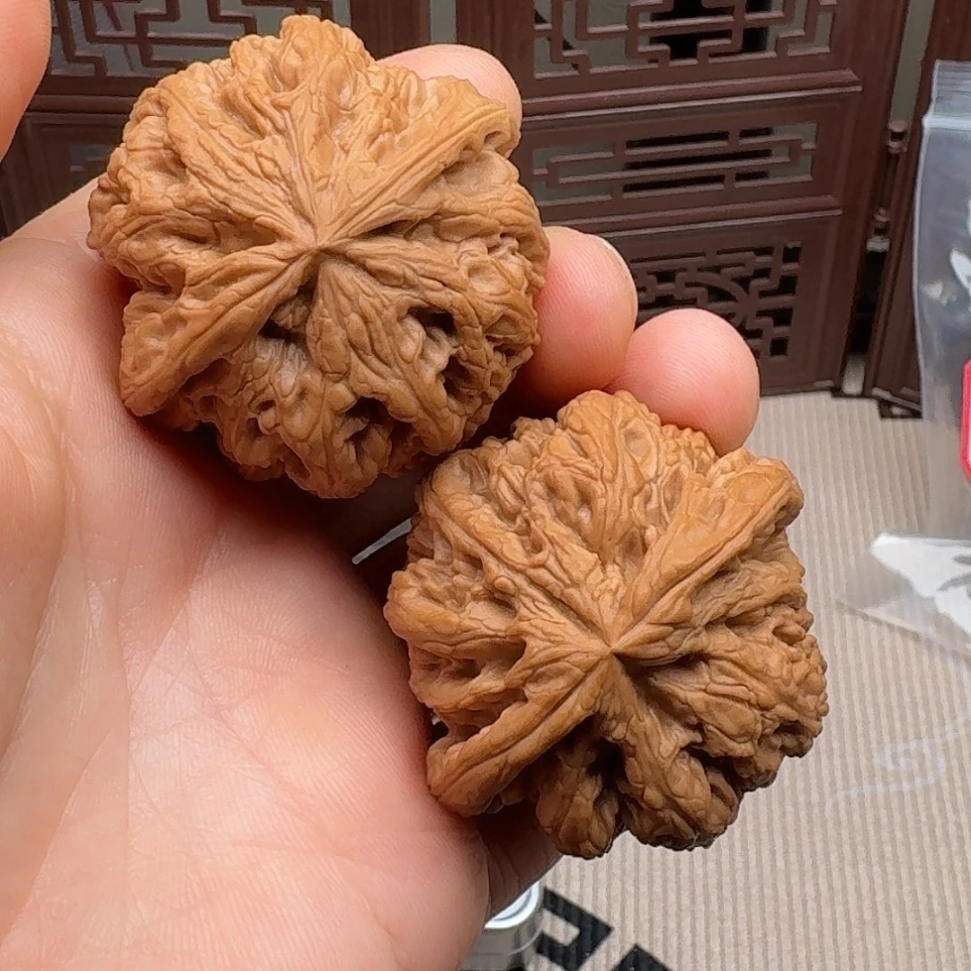 文玩核桃吊坠粗筋