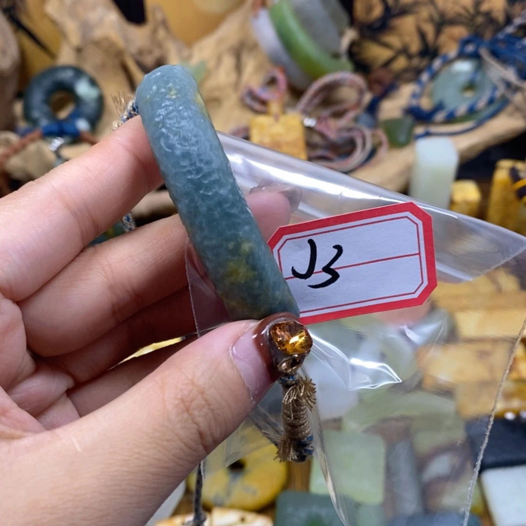 蛇纹石玉挂件未镶嵌j****e