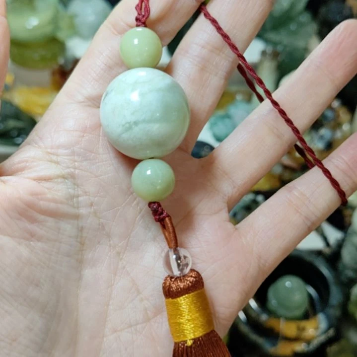岫玉未镶嵌挂坠款式