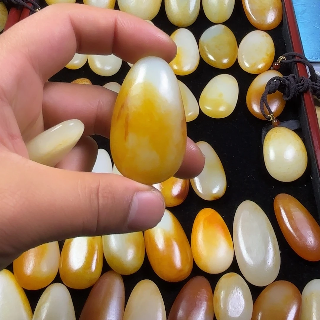 玲***玲和田玉未镶嵌颈饰