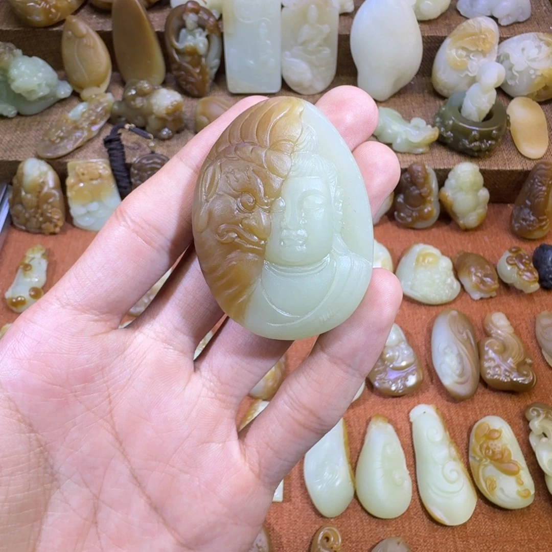 和田玉未镶嵌颈饰