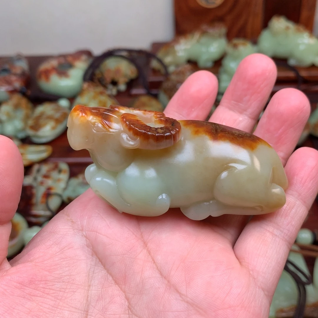 一***求岫岩河磨玉（透闪石质玉）未镶嵌把件