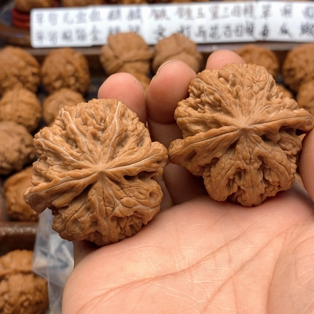小***肉文玩核桃吊坠47尺 全品大粗筋 72