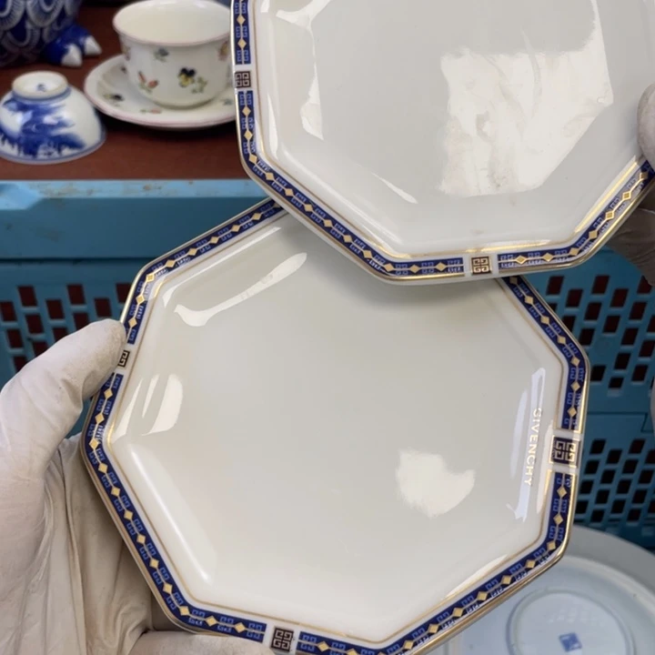 他家瓷器真美…开播了