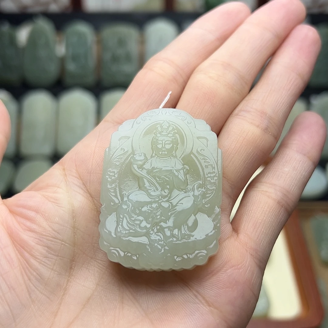 醉***客和田玉未镶嵌颈饰