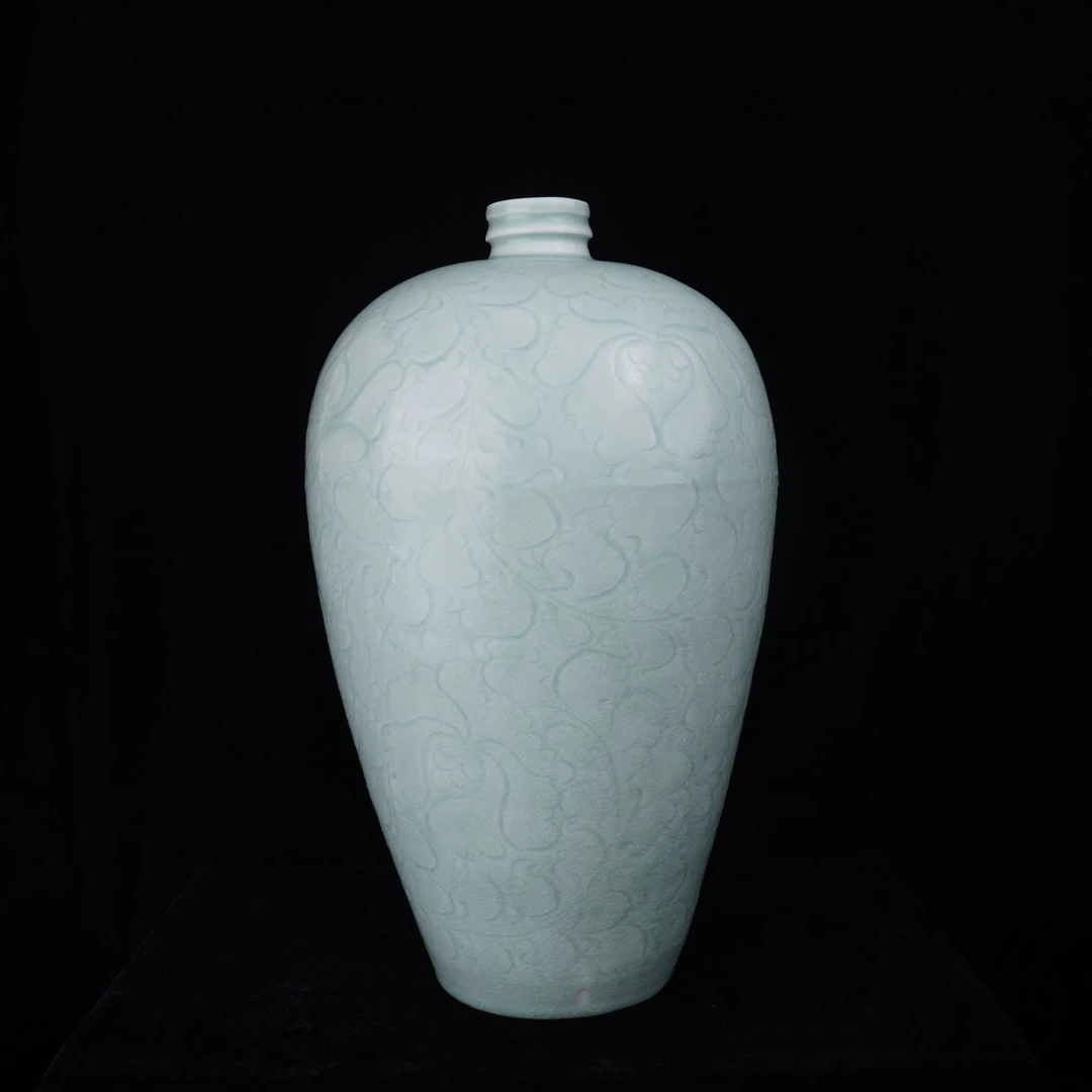 湖田划花缠枝牡丹纹梅瓶（高32.5cm）