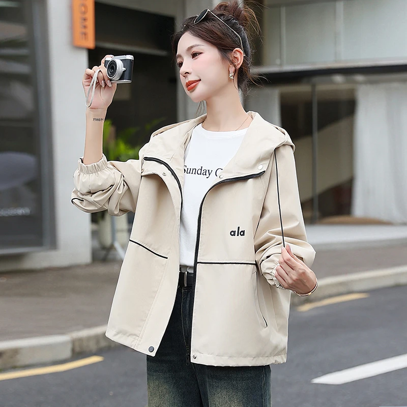 2025年新款时尚洋气连帽短风衣外套女春秋新款宽松显瘦冲锋衣夹克