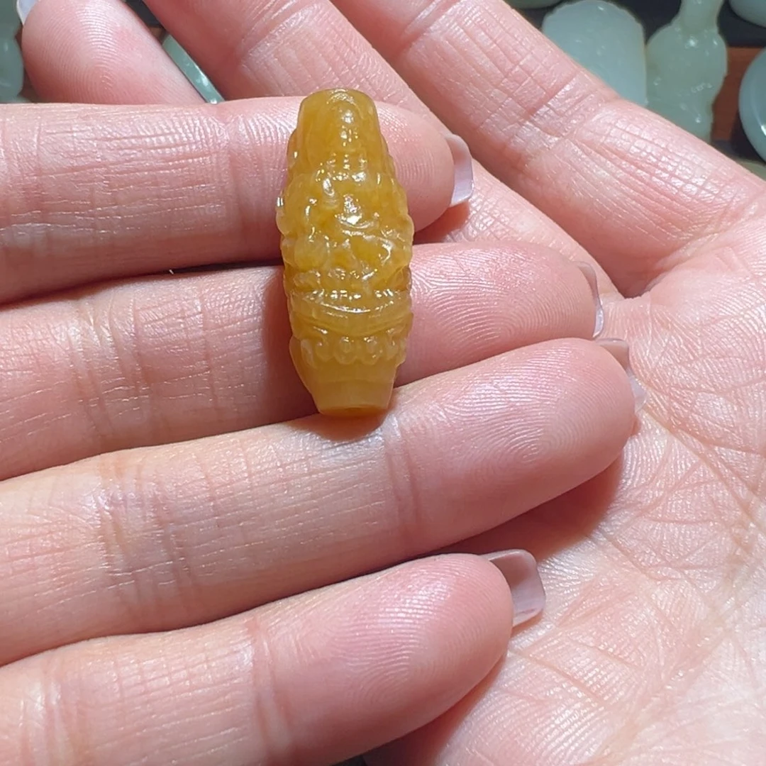 安***康和田玉未镶嵌颈饰