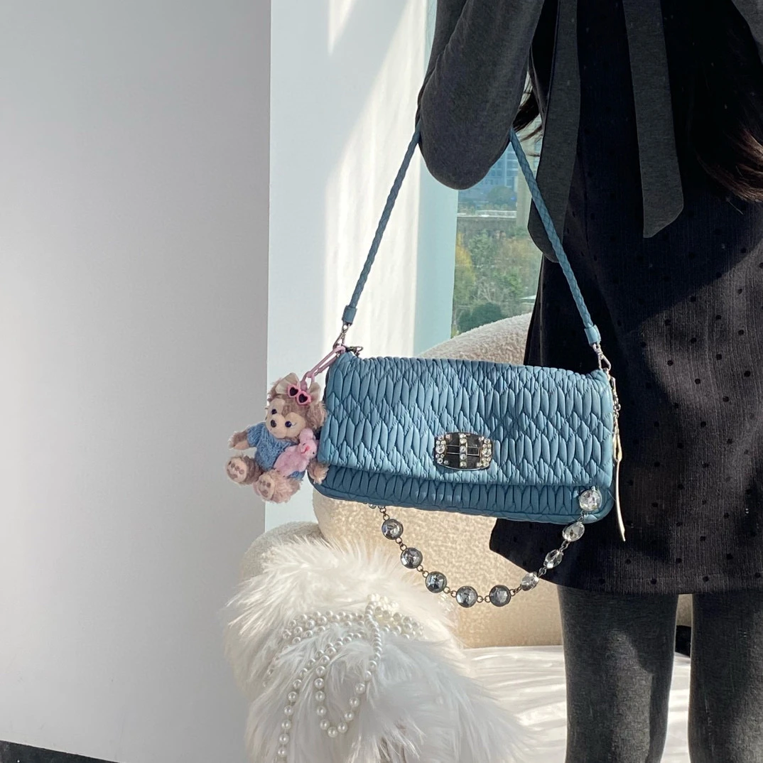 95新 MIU MIU/缪缪 miumiu水蓝色钻石包单肩腋下包