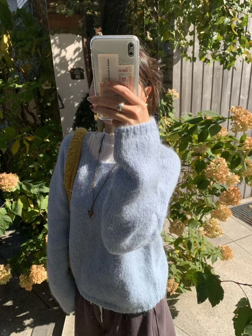 【NO退NO换】韩国丨秋冬简约显白婴儿蓝圆领毛衣