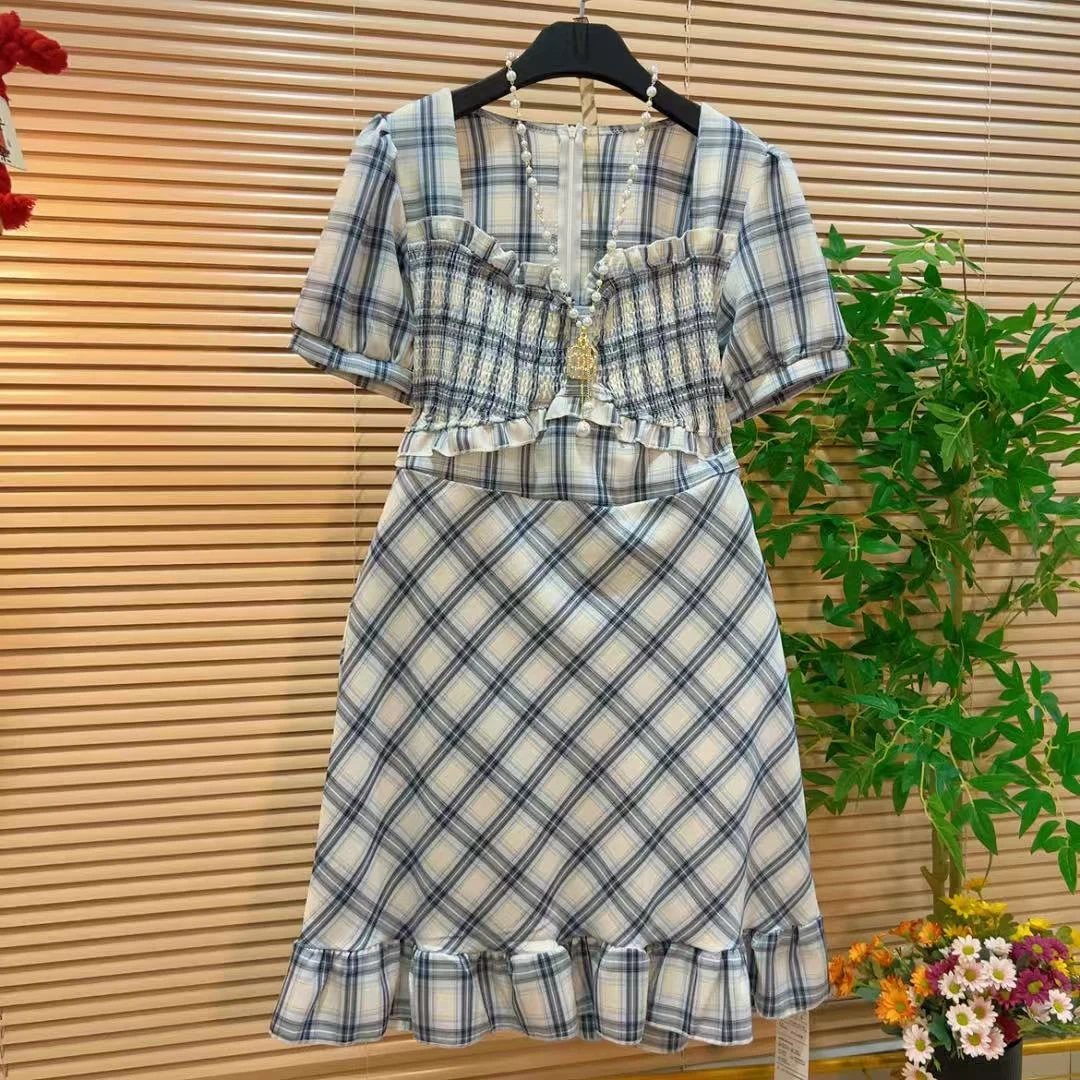 复古显瘦方领木耳边裙子胖YY2025夏季新款法式温柔风格子连衣裙