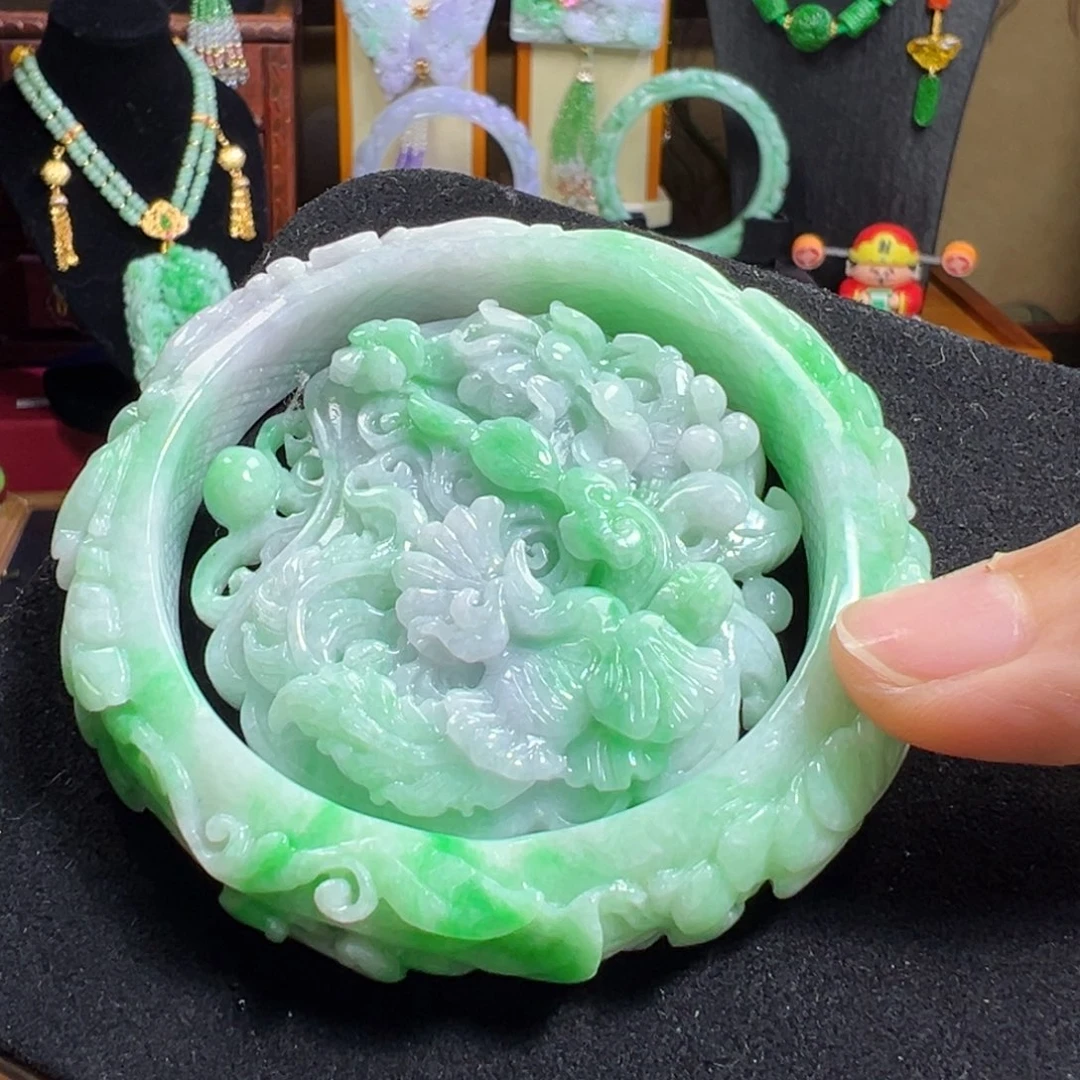 翡翠未镶嵌毛衣链阳绿套镯