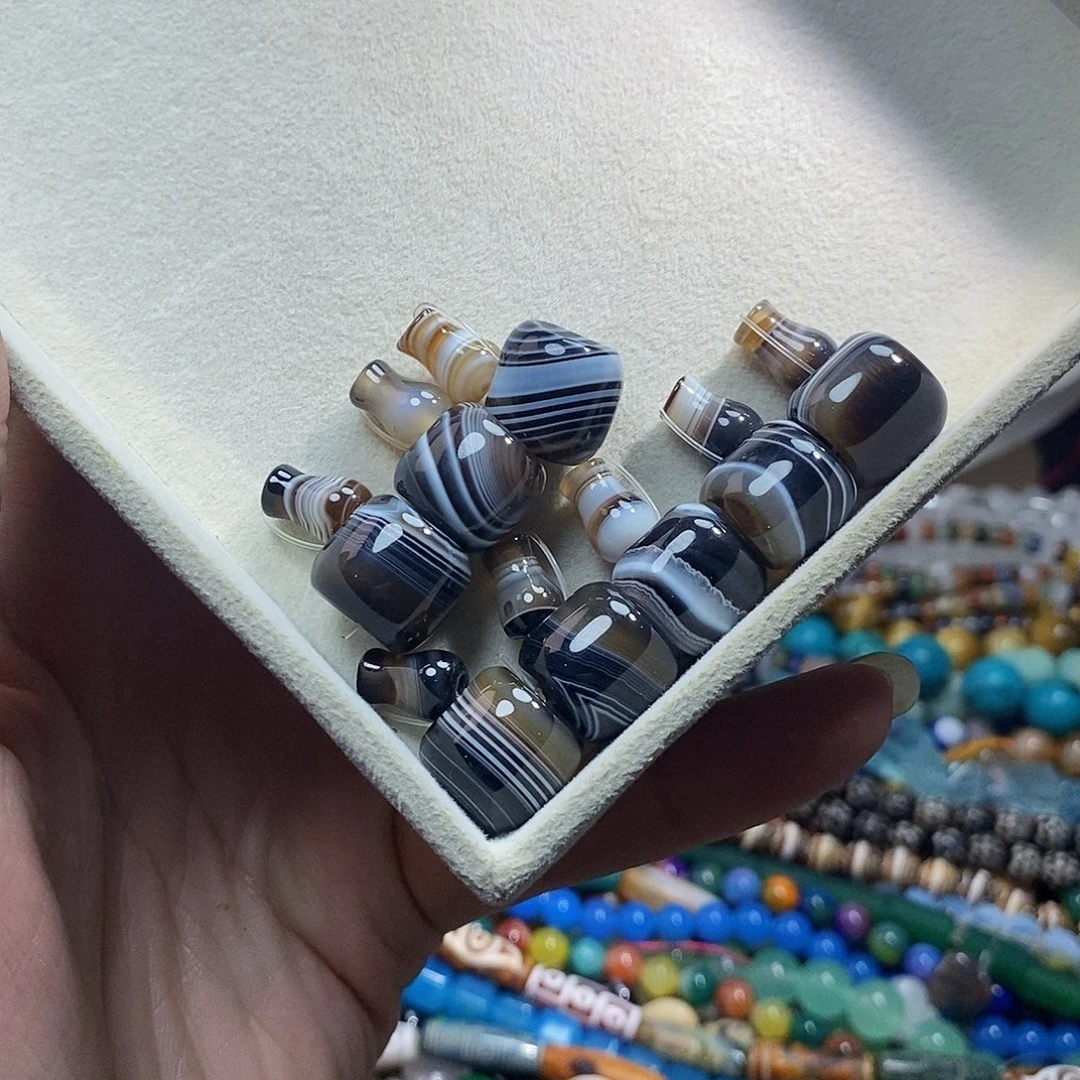 石英质玉未镶嵌，2套缠丝玛瑙三通16mm，