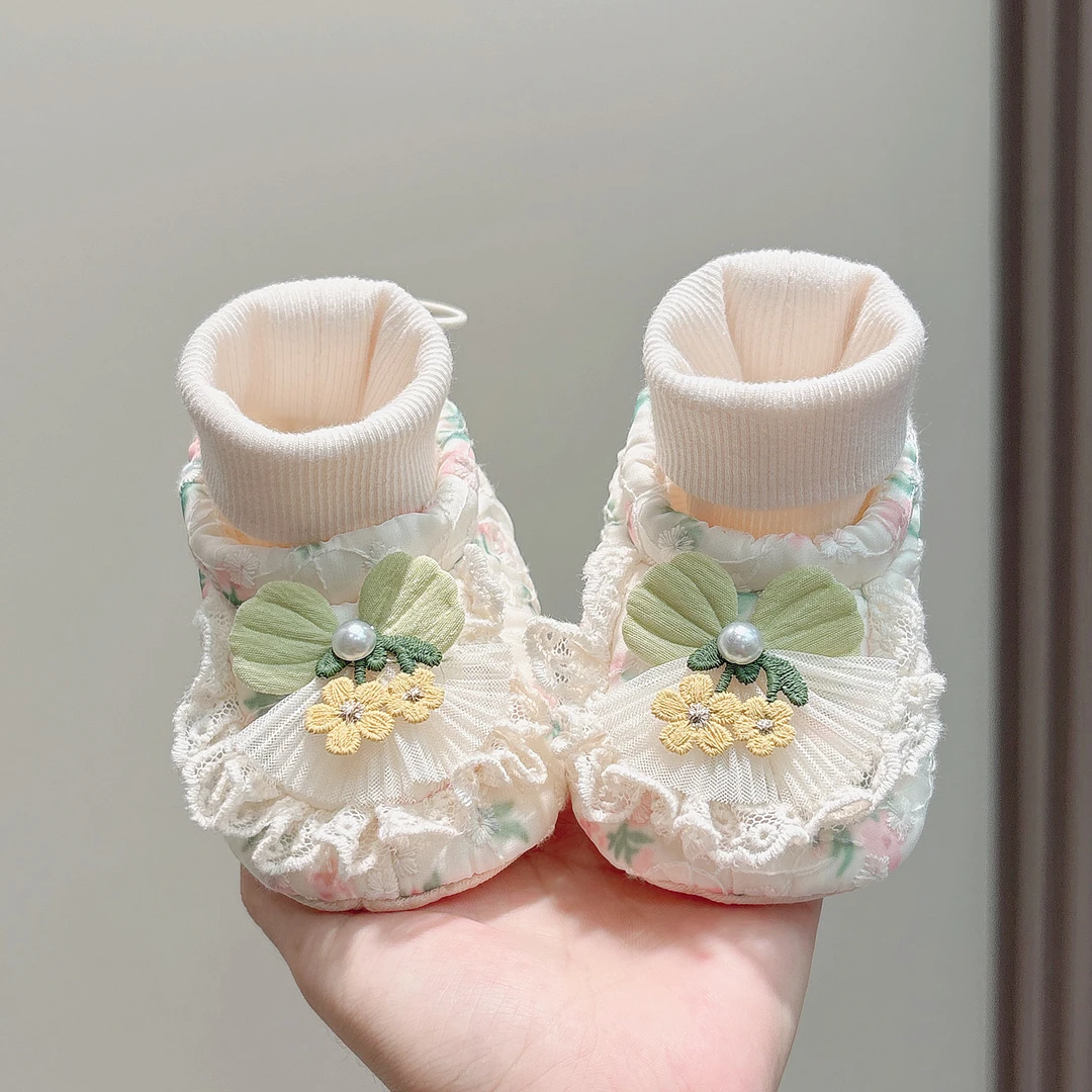 婴儿鞋子6到12个月春秋外出软底步前鞋女宝宝鞋不掉鞋0-1岁袜口鞋