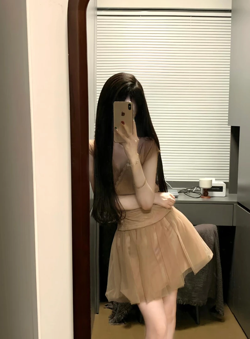 芭蕾如梦 法式纯欲甜美气质辣妹V领蕾丝上衣/网纱短裙裙裤两件套