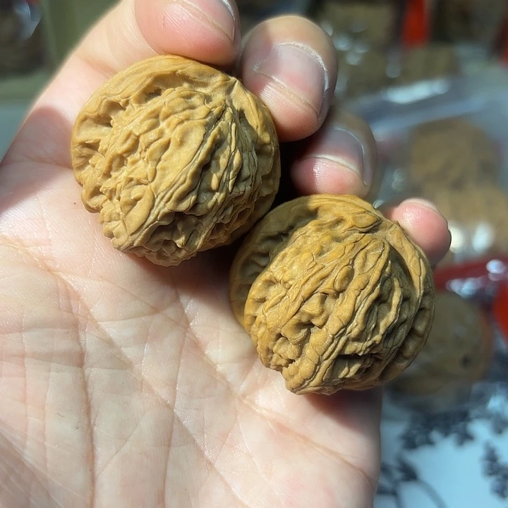 无***李吊坠桃核白狮子核桃