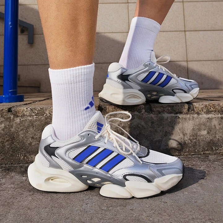 【微瑕慎拍】阿迪达斯舒适跑步鞋轻便板鞋 JR6330-39(非原盒；B品)