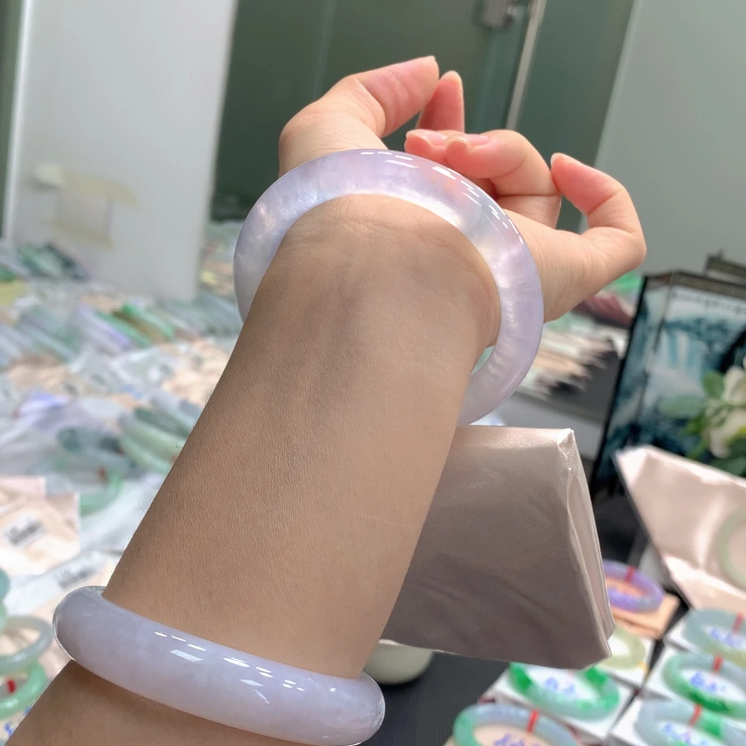 M***o翡翠未镶嵌手镯翡翠