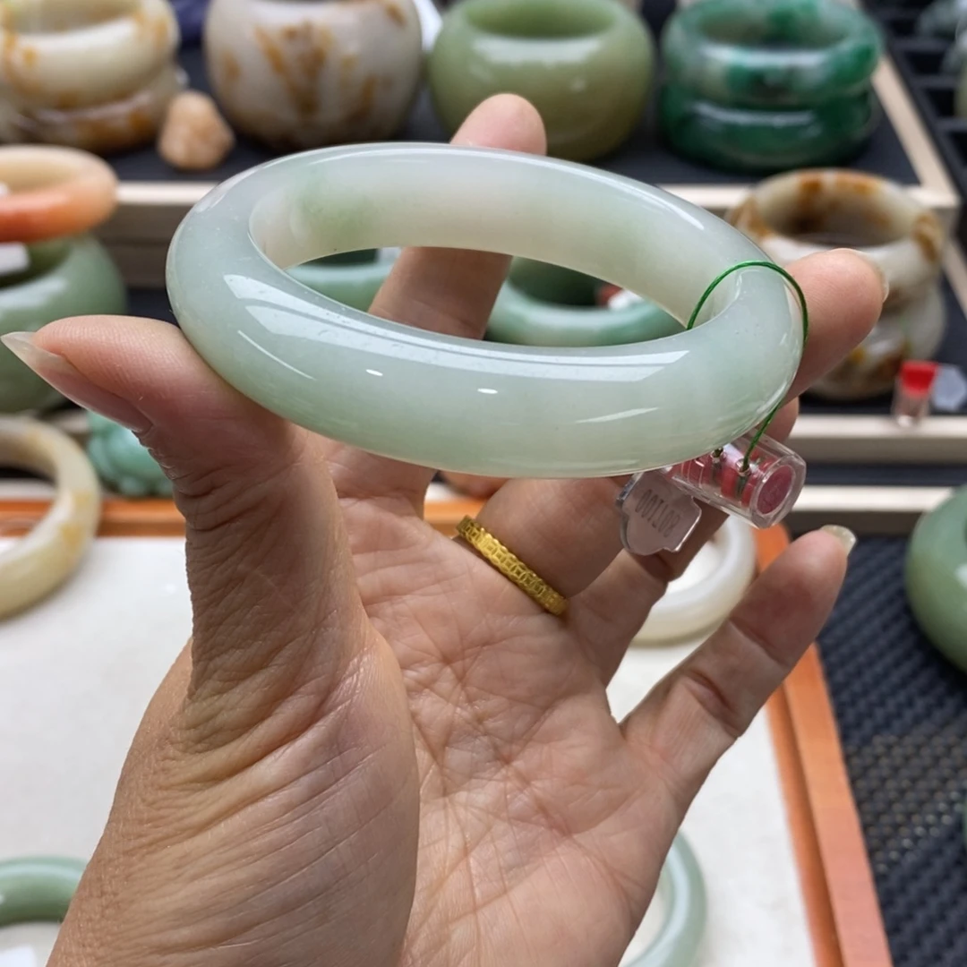 未镶嵌手镯石英质玉ℋ****