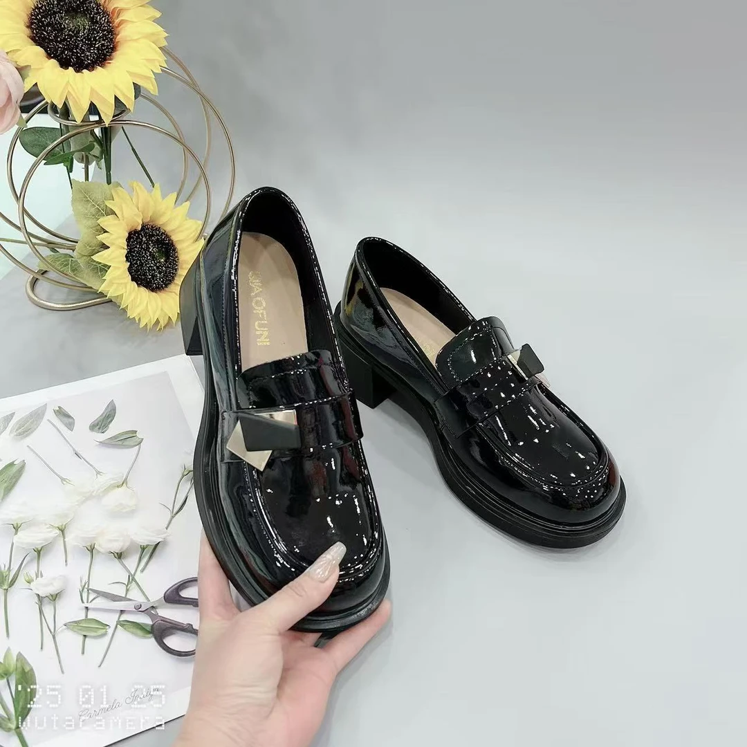 3126 春季新款时尚复古英伦风软底学院乐福鞋