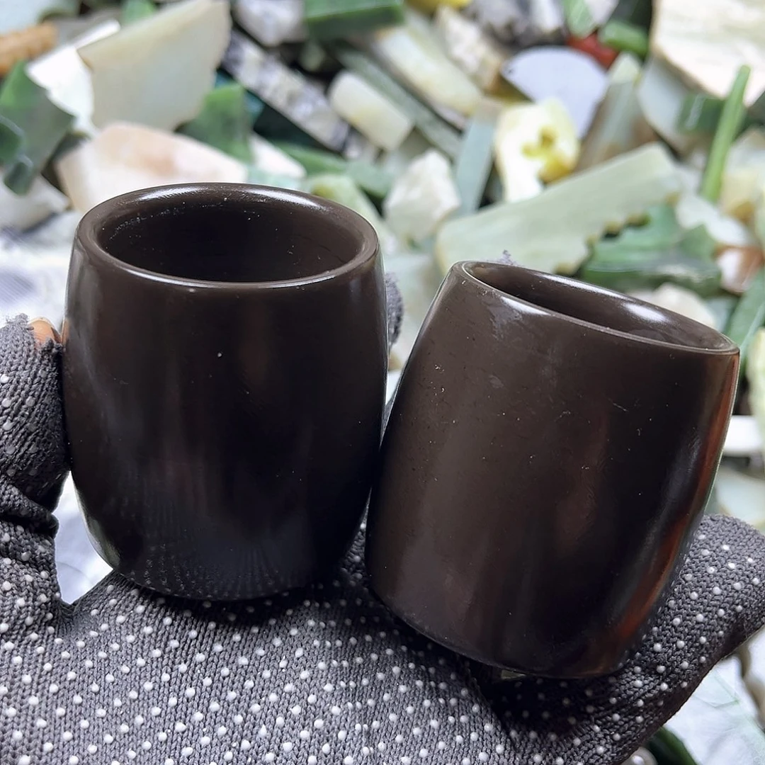 未镶嵌石英质玉（黄龙玉）颈饰